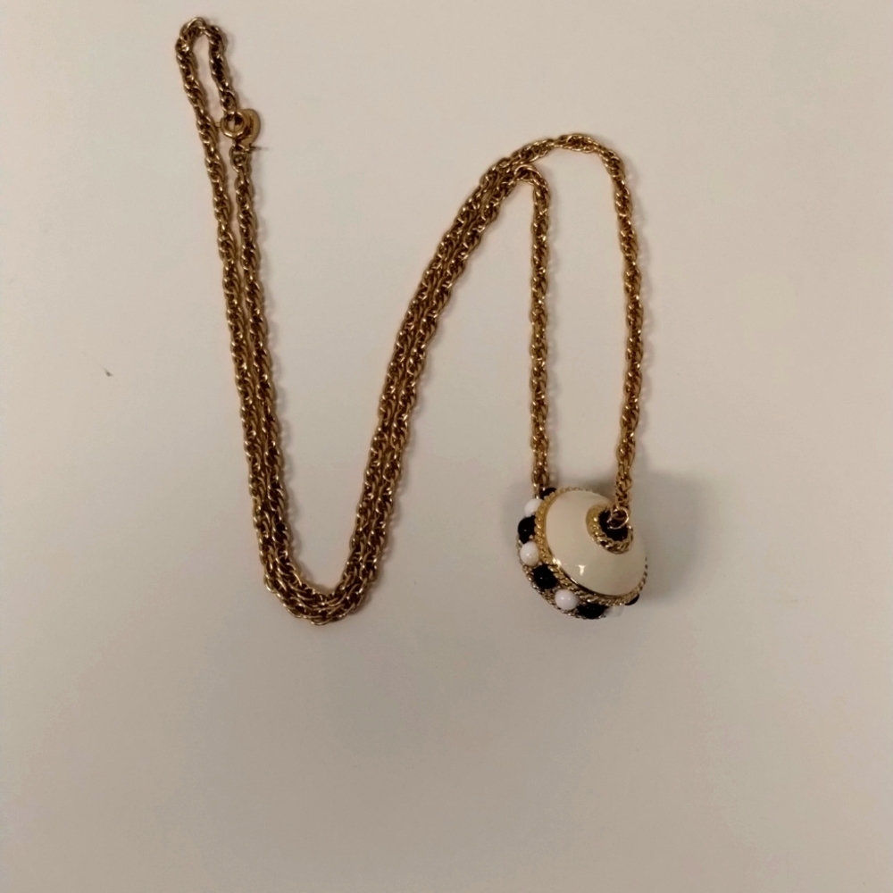 Joan Rivers, Gold Tone, Necklace, 30 inch, EUC